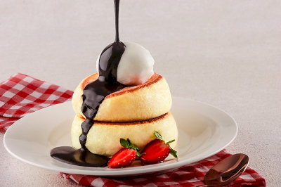 Souffle Pancake with Chocolate Sauce